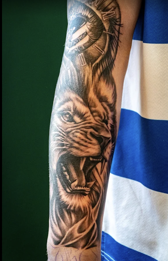 Tatoveringsværk 3 — portræt-realisme af Rasmus Vørs